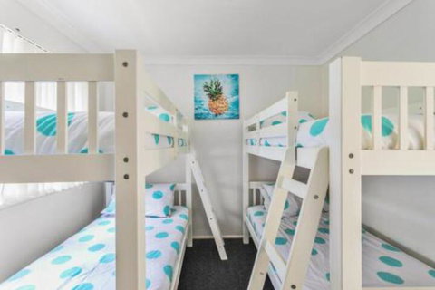 MOLLYMOOK BEACH COTTAGE - Accommodation Sunshine Coast 2