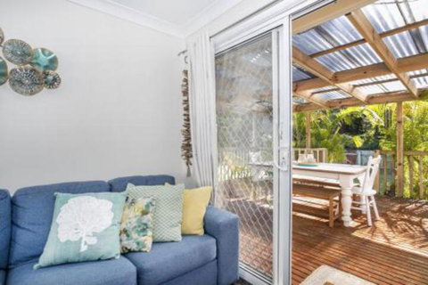 MOLLYMOOK BEACH COTTAGE - Accommodation Sunshine Coast 1