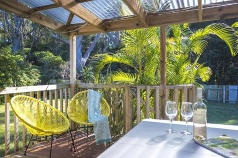 MOLLYMOOK BEACH COTTAGE - Accommodation Sunshine Coast 0