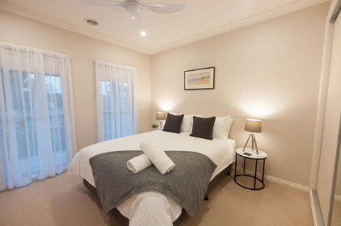 Simms Retreat - Accommodation Sunshine Coast 1