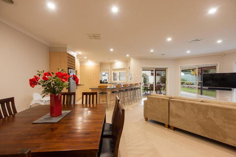 Simms Retreat - Accommodation Sunshine Coast 5