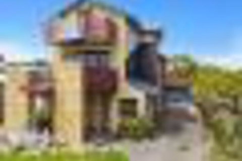 The Island Manor Family Seaside Stay With Views - Accommodation Sunshine Coast 2