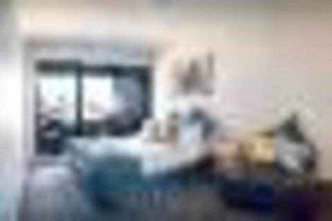 Ample Melbourne CBD Apt With Wifi Netflix & View - Accommodation Sunshine Coast 4