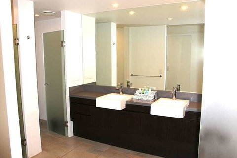 Sea Temple 132 - Luxury Studio - Accommodation Sunshine Coast 4