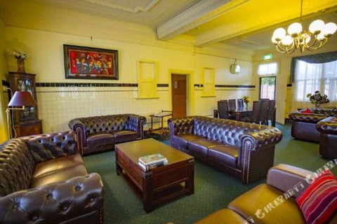 Abernethy House - Accommodation Sunshine Coast 1
