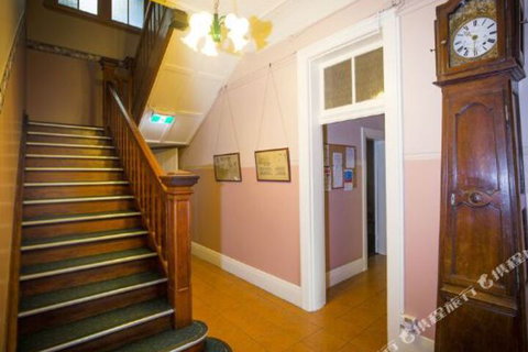 Abernethy House - Accommodation Sunshine Coast 2