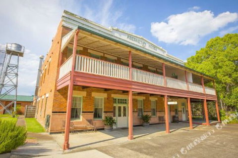 Abernethy House - Accommodation Sunshine Coast 0