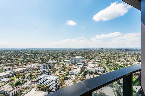 Designer Home With View 2 BED In Box Hill Vbh850 - Accommodation Sunshine Coast 6