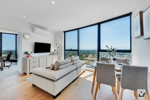 Designer Home With View 2 BED In Box Hill Vbh850 - Accommodation Sunshine Coast 4