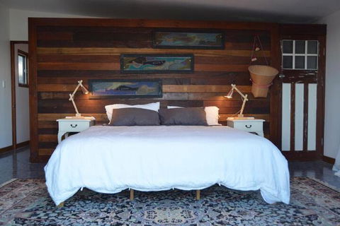 Of Stone & Wood Guesthouse Secluded Getaway! - Accommodation Sunshine Coast 2