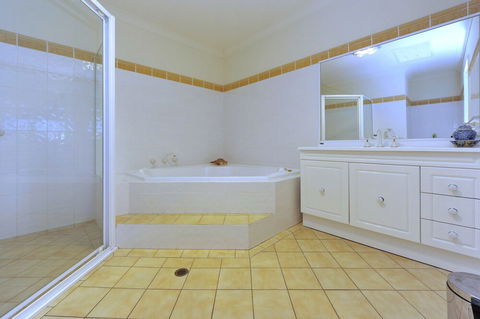 Marine Dr 2 / 70 Fingal Bay - Accommodation Sunshine Coast 1