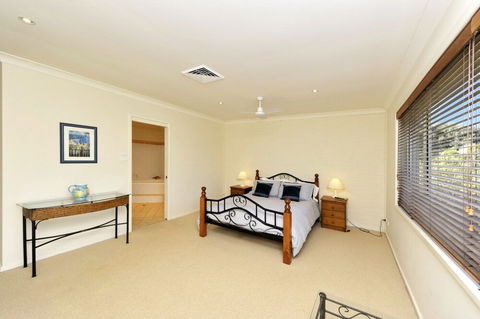 Marine Dr 2 / 70 Fingal Bay - Accommodation Sunshine Coast 4