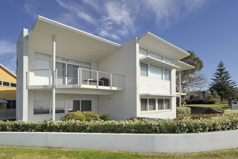 Boulder Bay Rd 2 / 2 Fingal Bay - Accommodation Sunshine Coast 1