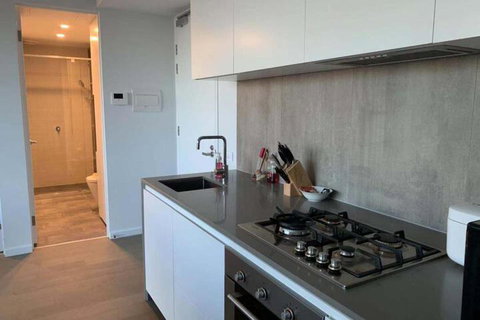 Avant Garde Living In The Heart Of The City - Accommodation Sunshine Coast 3