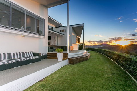A PERFECT STAY - Byron's Brae - Accommodation Sunshine Coast 1