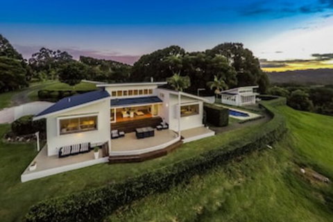 A PERFECT STAY - Byron's Brae - Accommodation Sunshine Coast 0