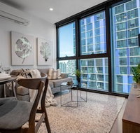 Cozy APT With City Views Next to Meblourne Central - Accommodation Sunshine Coast