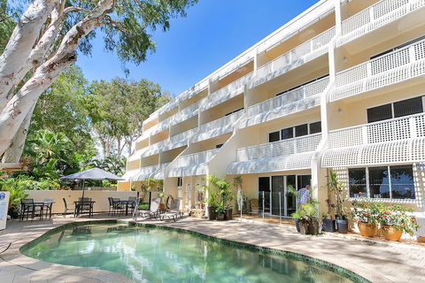 On Palm Cove Beachfront Apartments - Accommodation Sunshine Coast 2
