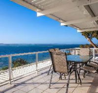 3 Bedroom House Classic View 2 / 49 Victoria Parade FREE WIFI - Accommodation Sunshine Coast