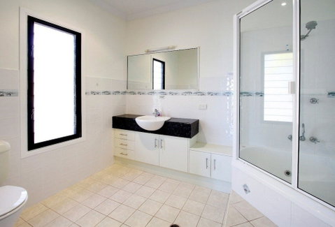 Hideaway Retreat Beach House With Pool - Accommodation Sunshine Coast 5