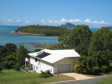 Hideaway Retreat Beach House With Pool - Accommodation Sunshine Coast 0
