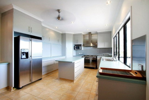 Hideaway Retreat Beach House With Pool - Accommodation Sunshine Coast 3