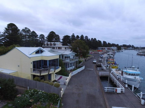 The Waterfront Apartment - Accommodation Sunshine Coast 2