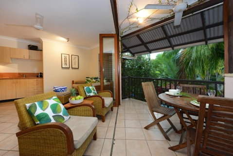 Hibiscus Hideaway - Accommodation Sunshine Coast 2