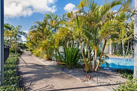 Pacific Blue Pool Spa & More Available In Complex! - Accommodation Sunshine Coast 3