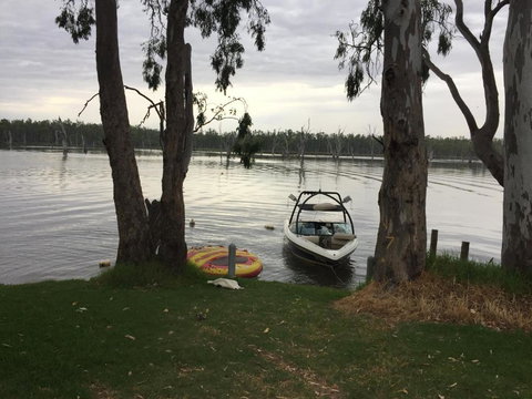Bundalong Waterfront - Accommodation Sunshine Coast 5