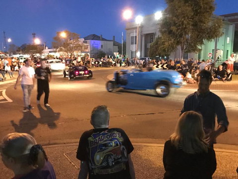 Bundalong Waterfront - Accommodation Sunshine Coast 2