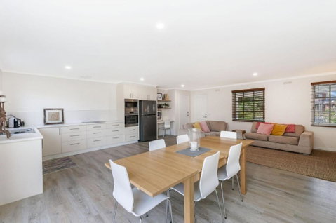 Lyons Cottage A Quaint Whalers Cottage In Heart Of Port Fairy - Accommodation Sunshine Coast 2