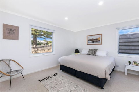 Lyons Cottage A Quaint Whalers Cottage In Heart Of Port Fairy - Accommodation Sunshine Coast 5