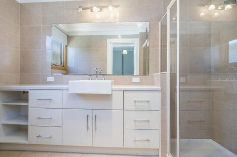 Linsdale - Accommodation Sunshine Coast 4