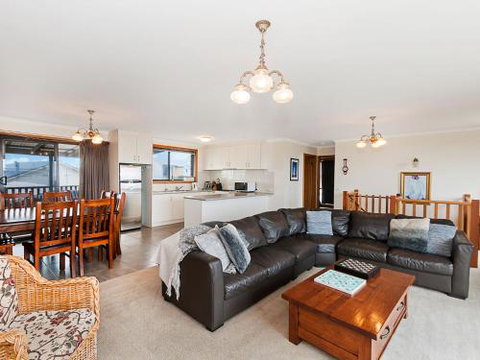 AMBIENCE By THE SEA - Accommodation Sunshine Coast 2