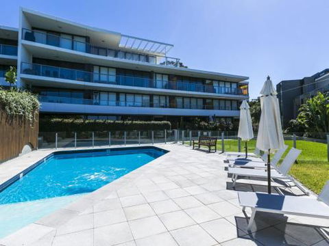 LORNE CHALET APARTMENT 36 Central Location - Accommodation Sunshine Coast 3