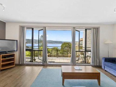 APARTMENT 29 PACIFIC APARTMENTS Grand Escape With Ocean Views - Accommodation Sunshine Coast 2