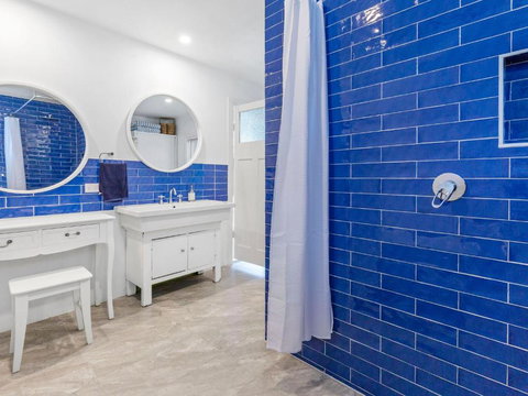 SANTORINI BEACH HOUSE SAFETY BEACH - Accommodation Sunshine Coast 5