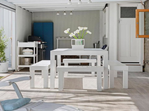 SANTORINI BEACH HOUSE SAFETY BEACH - Accommodation Sunshine Coast 1