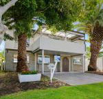 SANTORINI BEACH HOUSE SAFETY BEACH - Accommodation Sunshine Coast