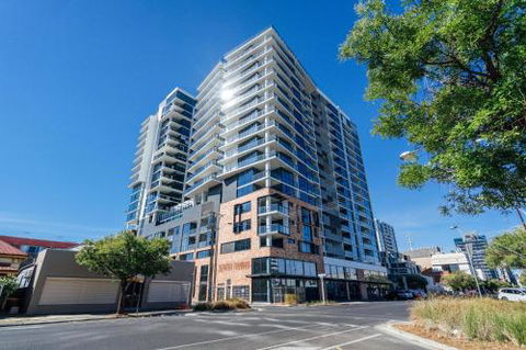 A Cut Above The West Pool Rooftop Bar Gym Wifi - Accommodation Sunshine Coast 6