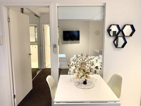 ReadySet Apartments On Little Collins - Accommodation Sunshine Coast 0