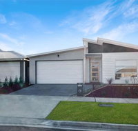 Brand New Home 10 mins to Beach Torquay Geelong Deakin Hospitals - Accommodation Sunshine Coast