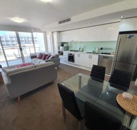 just listed Bolton St. 1br 350m walk to Newcastle beach  Wifi end Eand - Accommodation Sunshine Coast