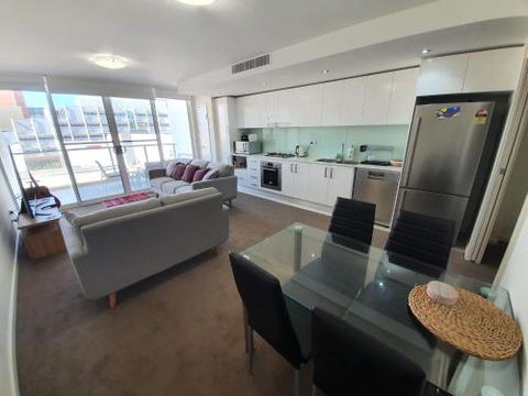 (just Listed) Bolton St. 1br 350m Walk To Newcastle Beach +++ Wifi End Eand - Accommodation Sunshine Coast 0