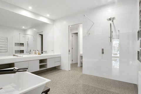 Lansdowne Villa - Accommodation Sunshine Coast 4