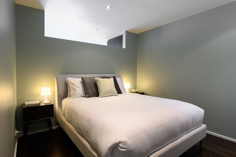LUCY Laneway Art Fed Square Bars & Flinderst St. Station - Accommodation Sunshine Coast 6