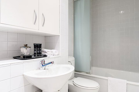 LUCY Laneway Art Fed Square Bars & Flinderst St. Station - Accommodation Sunshine Coast 2