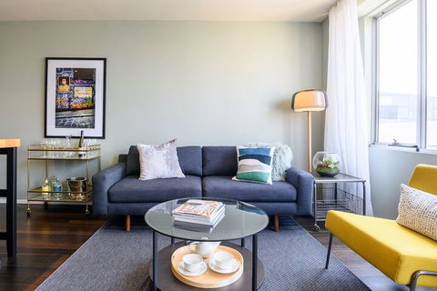 LUCY Laneway Art Fed Square Bars & Flinderst St. Station - Accommodation Sunshine Coast 3