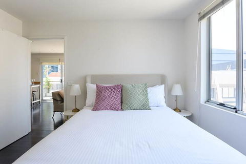 OLIVER Laneway Art Fed Square & Top Restaurants - Accommodation Sunshine Coast 1